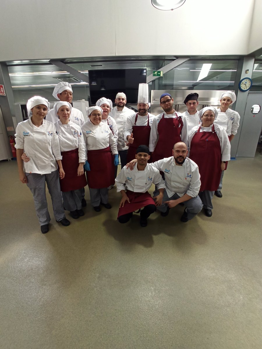 Terminamos un nuevo curso de Dirección de Cocina en <a href="/cctmurcia/">CCT MURCIA</a>  , contento y muy satisfecho de la gran evolución de este gran grupo, mucha suerte, aún queda la recta final. 
Gracias a tod@s los compañeros que hacen de este centro  todo un referente <a href="/monicamerono/">Mónica Meroño</a>
<a href="/juanframartinez/">juanframartinez 🇪🇸</a>