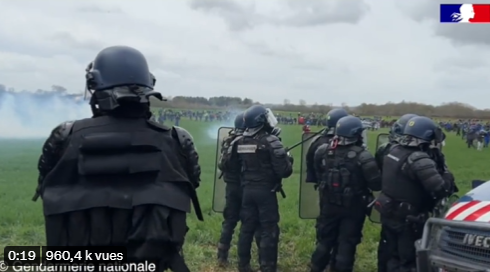 amisgendarmerie's tweet photo. VIOLENCES - Soutenons les gendarmes victimes de violences https://t.co/gTBfFuTbqr https://t.co/AxiFhXhf4A