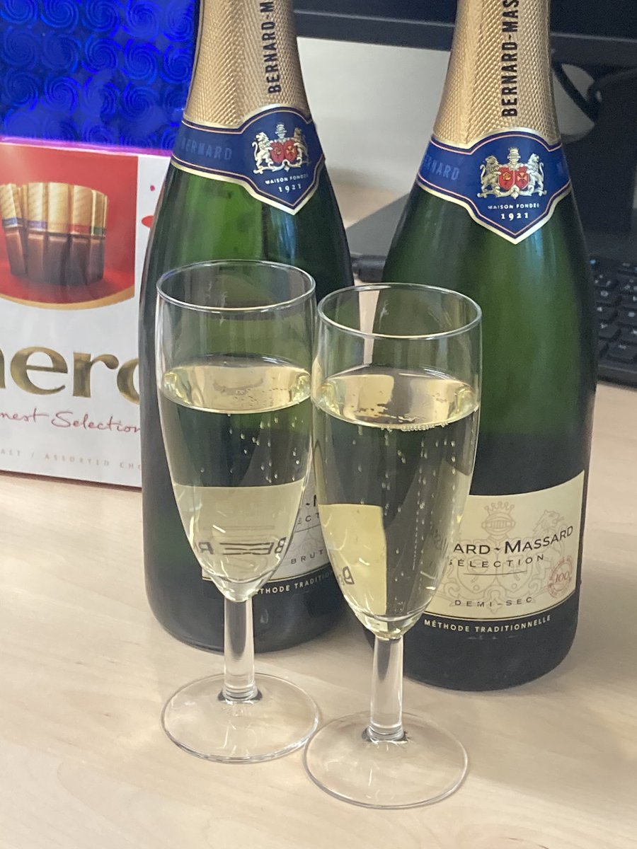 Jon Turner (@iee_research_gp) on Twitter photo #CodeClub #Champage #R #Collaboration A mix of R coding and Champagne for the end of the visit of <a href="/BergundeLuisa/">Luisa Bergunde</a> to our lab to work on early life adversity and epigenetics with <a href="/cyrielle_holuka/">Cyrielle Holuka</a> - STSM from <a href="/CA18211/">DEVOTION COST Action CA18211</a> - have a safe trip back to Dresden and the <a href="/SGarthusNiegel/">Susan Garthus-Niegel</a> lab #CodeClub #Champage #R #Collaboration A mix of R coding and Champagne for the end of the visit of <a href="/BergundeLuisa/">Luisa Bergunde</a> to our lab to work on early life adversity and epigenetics with <a href="/cyrielle_holuka/">Cyrielle Holuka</a> - STSM from <a href="/CA18211/">DEVOTION COST Action CA18211</a> - have a safe trip back to Dresden and the <a href="/SGarthusNiegel/">Susan Garthus-Niegel</a> lab