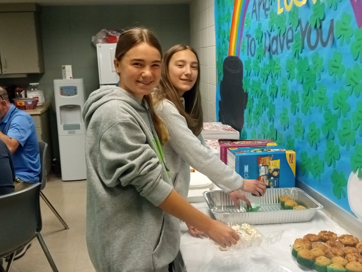 PSD_NorthMS's tweet photo. Thank you Student Council for an incredible lunch! We are the ones who are lucky to have a school full of fantastic students like you!!! 
#PennridgeProud
#PennridgeNorth https://t.co/krDhe5NLDd