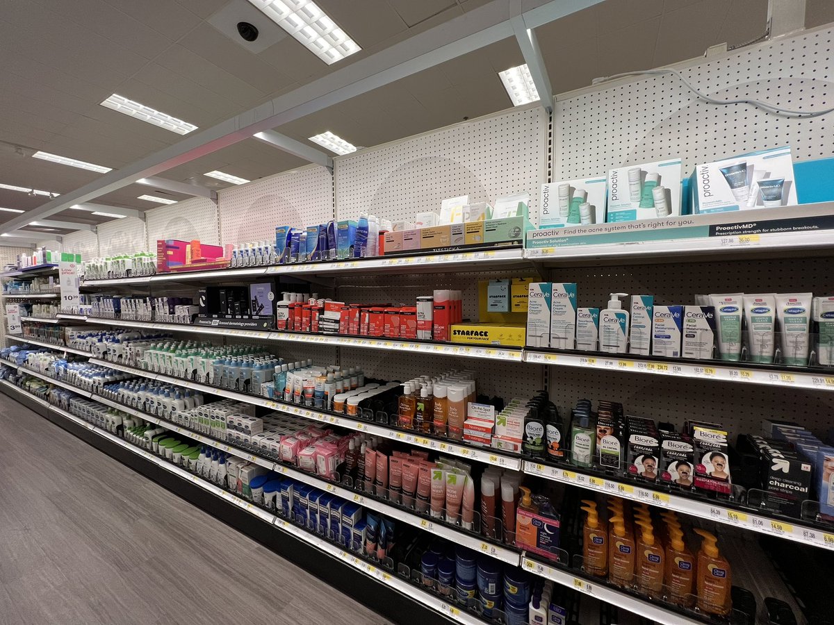 ETL_kristen's tweet image. Look at this amazing zone in skin care! Special thanks to our wonderful cosmetics team member, Karen! 😍