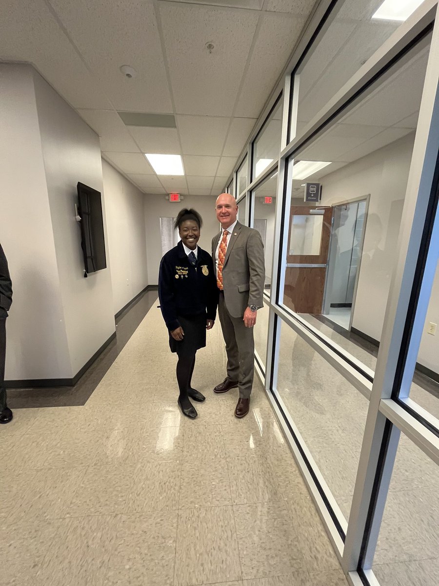 Vicki Giambrone tweet media