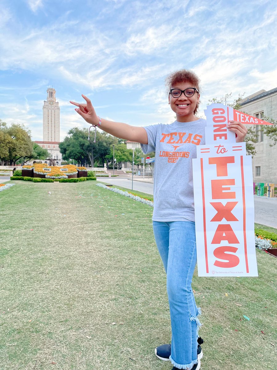 🤘🏽…🧡 Class of 2027 👩🏽‍🎓 #proudmomtweet