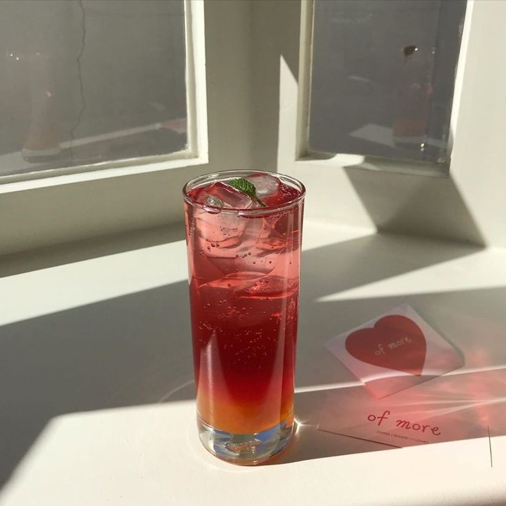 combcoffee's tweet image. 🐝 . . . Pedido:  Combo Buzz Romantic

De: 
Para: @colinbridgrtns 

Mensagem: hi