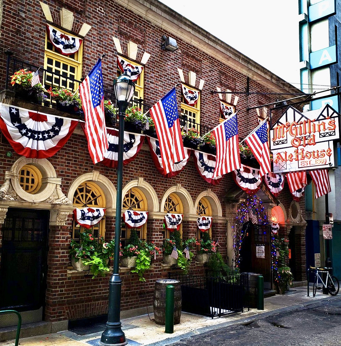 Attending @RE_Pharma ?  Stop @McGillins, Philly's oldest bar & one of the oldest in the country, for homemade comfort food for lunch & dinner, 30 craft beers on tap, seasonal cocktails, friendly atmosphere near hotels & @PAConvention #RepharmaUSA