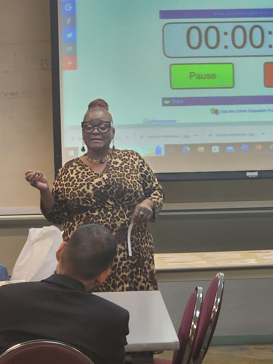 HISD_HRO's tweet image. Today we had our 1st learning session for our new Lunch and Learn series at HMW. Participants engaged in practical tips around effective interviewing skills. The goal is to get people ready for their next role in HISD.
#agreatplacetowork #orgdev #empexp #employeerelations