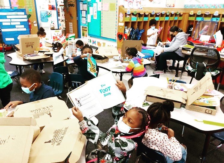 PreK received book boxes 📦 today with selections based on their individual interests 🛸🏈🦄⚽️🐢👗🐣🐛☄️🍏 from the Maryland Book Bank  <a href="/mdbookbank/">Maryland Book Bank</a>  presented by Mr. Turner our class Fellow from the Literacy Lab 📚🧪