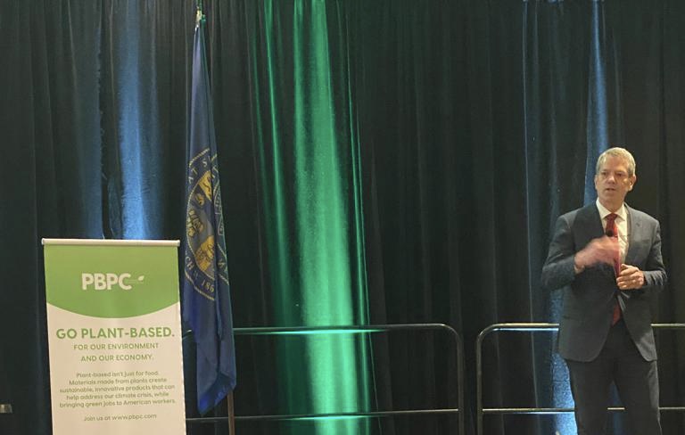 Novamont_NA's tweet image. 📸Governor Jim Pillen @TeamPillen of #Nebraska gave his keynote presentation at the #PBPC2023Conference Circular Solutions today in Washington D.C. &amp;amp; afterwards met with our V-P Dan Martens. 🤝