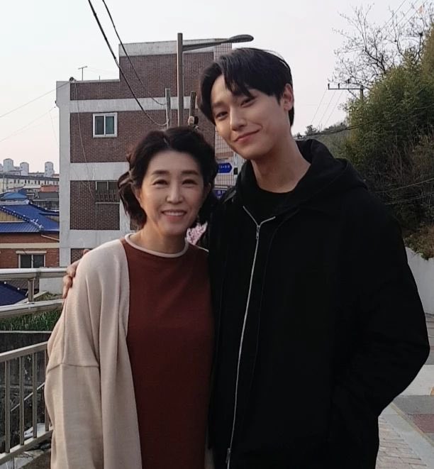 the nation's eomma #KimMiKyung with #LeeDoHyun 🥹🤍 a reunion after 3 years! #18Again