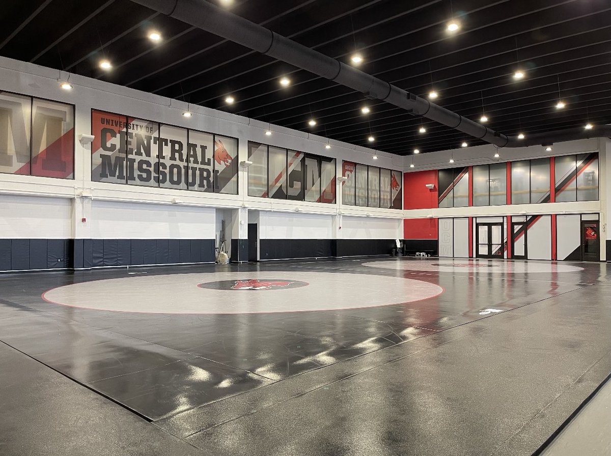 Impact4800's tweet photo. The newly improved Rodger Denker Wrestling facility at the University of Central Missouri (@UCMMULES) received a full interior signage & graphics package courtesy of Impact. 

The facility looks brand-new, and turned out fantastic!

If your program is in need of a revamp, contact us today! 

 @UCMwrestling 
#AnySignAnywhere