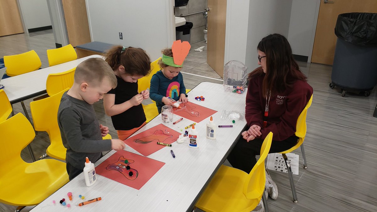 EHOVEefc's tweet photo. EFC1 working with the preschoolers! https://t.co/762mQADtjr