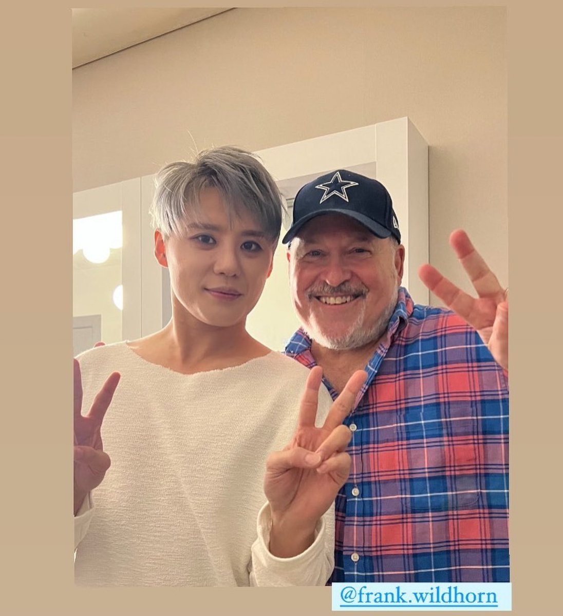 frank.wildhorn様IG

With my brother Junsu before he ROCKED the first preview of Death Note in Seoul! Another amazing soulful performance. #DeathNoteMusical 🍎Korea’s ‘Best Musical’ 2023 🎭 #WildhornMusicalFamily

instagram.com/p/CqWbuEFM4wi/…

#김준수 #ジュンス