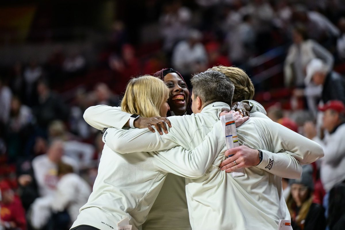 ryan_emily11's tweet image. Ride or die through it all. Love you Cyclone Nation ❤️💛