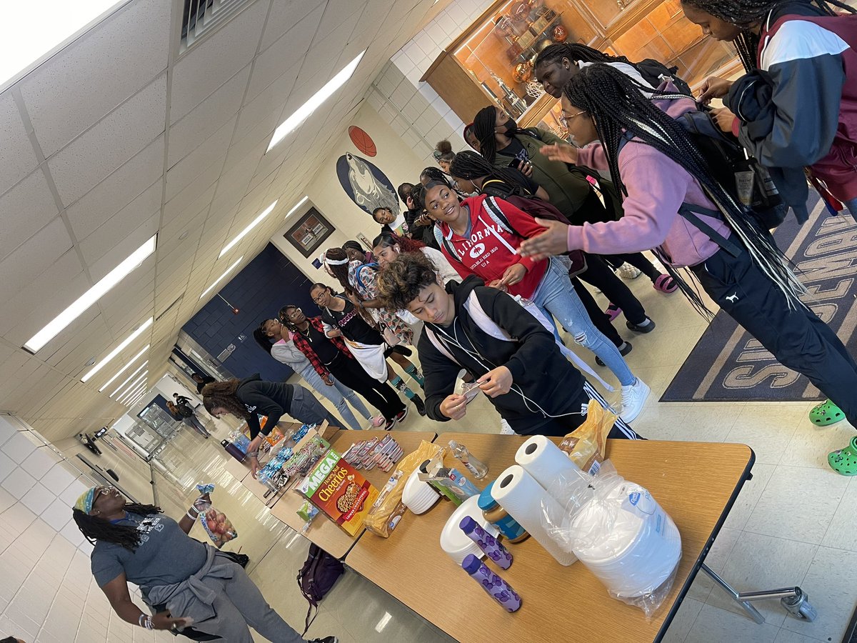 BIG shoutout to Coach @Cionleigh for nourishing our Lady Grey Wolves and making big waves for women’s athletics! She’s the real deal!