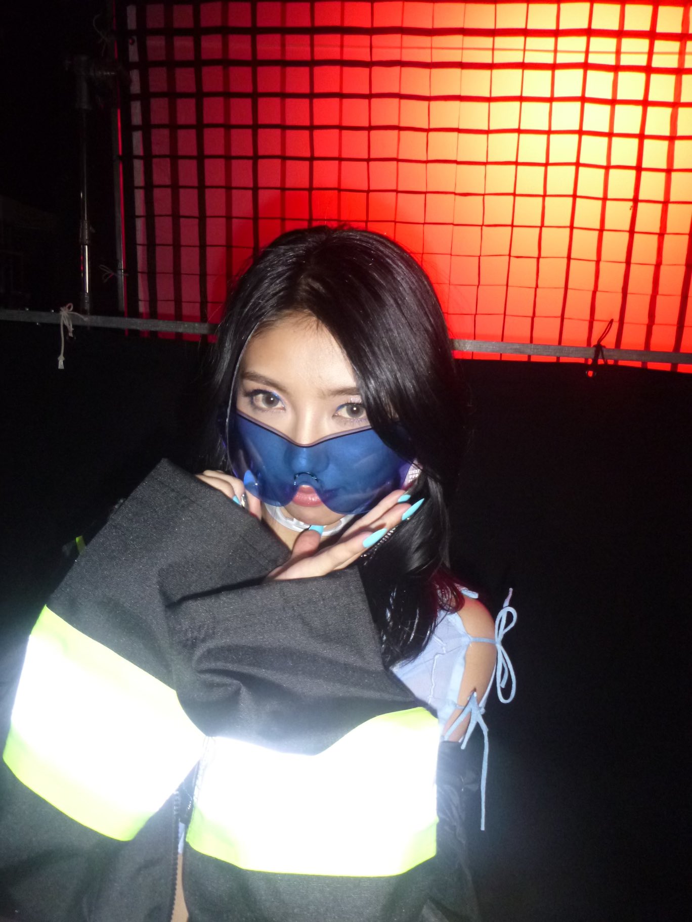 FsV1-GzakAIa5hU?format=jpg&name=large