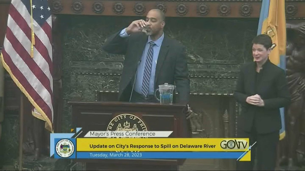 #BREAKING UPDATE: Officials say no contaminants were found in Philadelphia's water supply following Friday's chemical spill in the Delaware River and the threat has passed. Tap water is safe to drink and use in Philadelphia, according to officials: on.nbc10.com/cUPcRCE