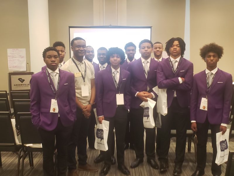 CurtisBates06's tweet photo. Great learning experience with our 2023 SC Teacher of the Year @mr_jamison17 #ClemsonMOC #thinkingoutsidebox @rvhs @DrBrendaMack @MCulbertson_RV https://t.co/RkQ1ayWgxy