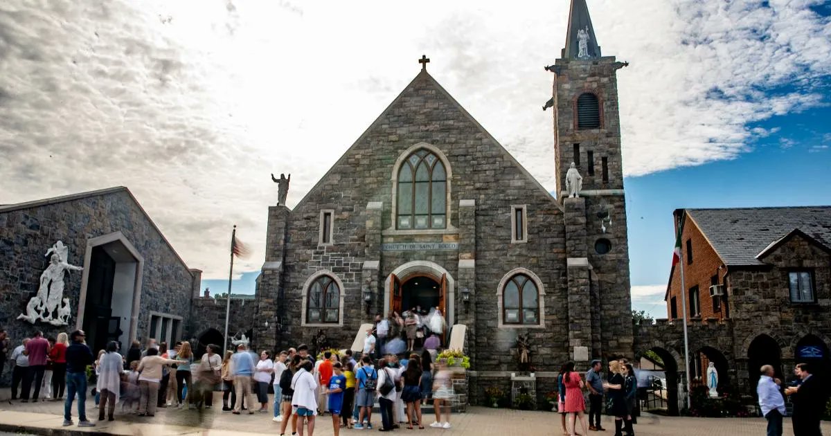 gr8command's tweet image. Evangelical Protestants Can’t Afford To Ignore the FBI’s Targeting of “Radical-Traditional” Catholics buff.ly/3TPCzdc #WeaponizedGovernment #tryanny #corruption #DeepState