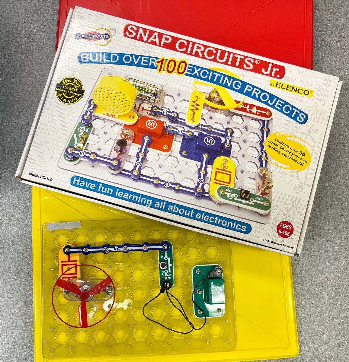 GoodnowLibrary's tweet image. Need early release plans for tomorrow??  Join us at the library from 3:00-4:00 to explore open-ended STEAM activities such as Keva Blocks, Hexbugs, Snap Circuits, Little Bits and more!
