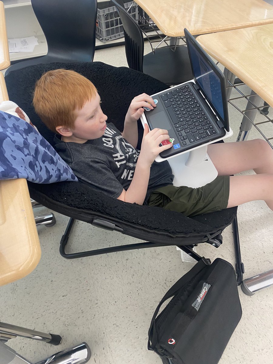 Mrs. Otis tweet media