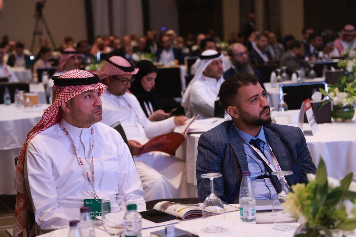Saleh0alsulami's tweet photo. تعمل الحكومة والهيئات التنظيمية والشركات ومقدمو التكنولوجيا والمؤسسات المالية على تحقيق #رؤية_السعودية_2030 في تنويع الإقتصاد السعودي.  علاوة على ذلك ، تحقيق التنوع المالي والشمولية وتطوير القطاع الخاص من خلال تعزيز تجارة #السعودية مع الأسواق الدولية. 
Saudi Trade Finance Summit https://t.co/LBQp5Ij196