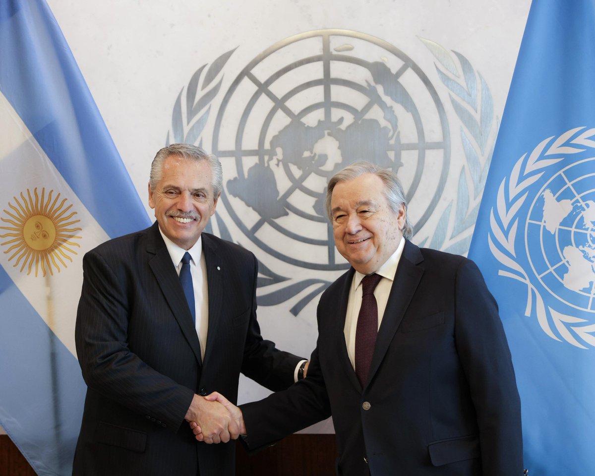 Me reuní con el secretario general de la ONU, <a href="/antonioguterres/">António Guterres</a>.

Analizamos los desafíos de la coyuntura internacional y le reiteré la solicitud de la Argentina de reanudar las negociaciones para encontrar una pronta y pacífica solución a la disputa de soberanía sobre #Malvinas.