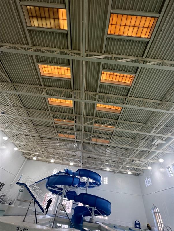 MissionKSPksRec's tweet photo. PCC Natatorium Skylights have been replaced! Awesome job Tigris Specialty Construction! 👏 We appreciate everyone’s patience! Thank you &amp; enjoy!
#newskylights #indoorpool #beforeandafter #missionparksandrecreation https://t.co/VWqEMcMCrn