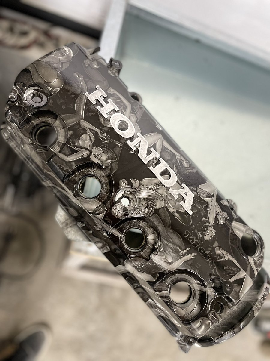 Dipped this a while ago… #hydrodipping #honda #valvecover #girls #water #design