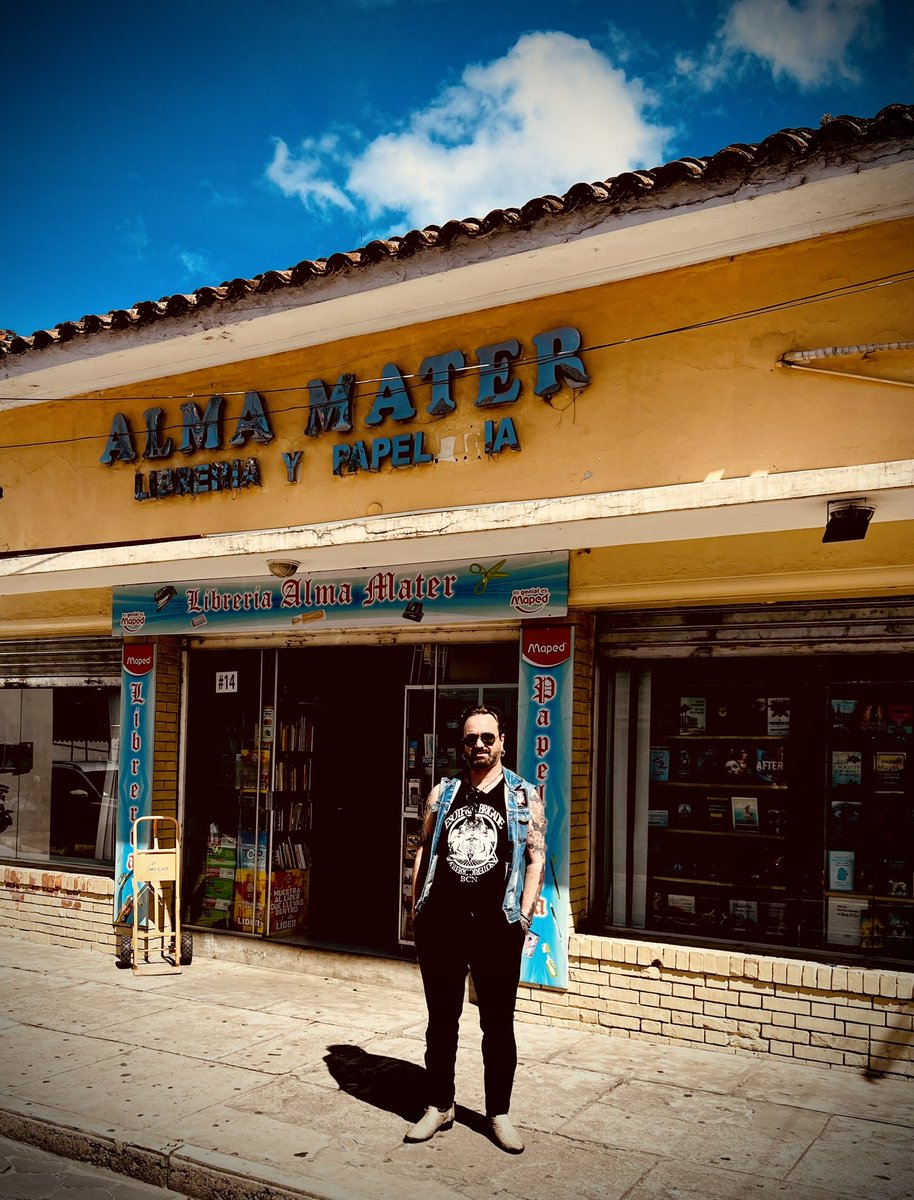 moonspell's tweet photo. finalmente aterrizamos en Santa Cruz de la Sierra para reanudar la locura de luna llena!

¿ Quién se une a nosotros?

#moonspell 10PM showtime

@idlentertainment 
@decibeltouring 
#rinoceronteproducciones 

#30years
#live 
#bolivia
#santacruz 
#flytap 
#almamater https://t.co/zVjkWmSnQa