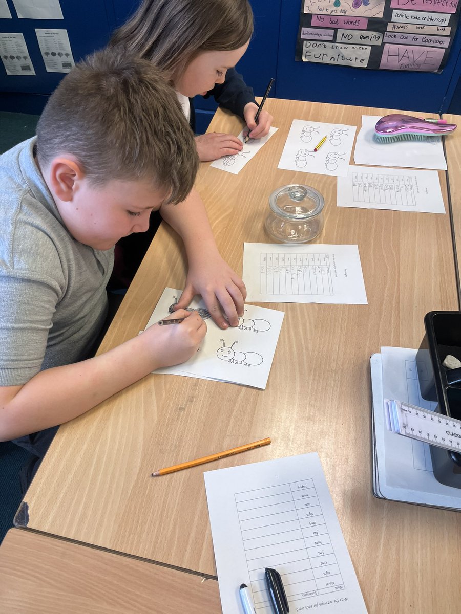 CuthbertsonLVPS's tweet image. P5 were learning about antonyms today. We completed various activities to consolidate our learning.👏👏