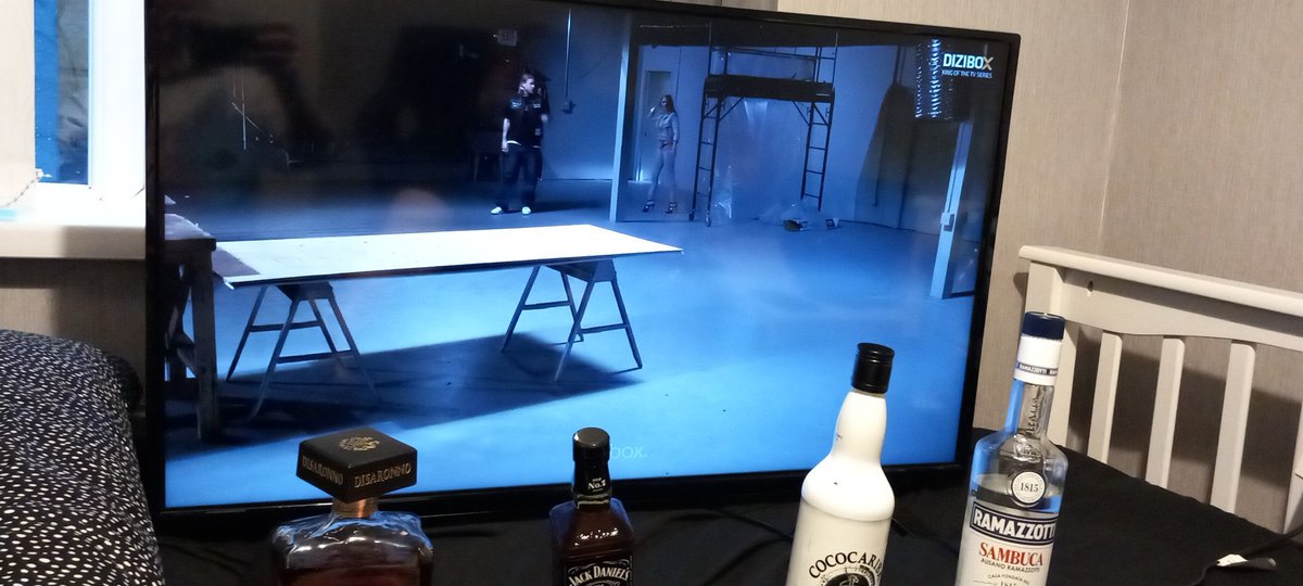 kateohagan30's tweet photo. Nothing like a party with the @SonsofAnarchy ❤️🥃🍺 https://t.co/AWoSD0qbJb