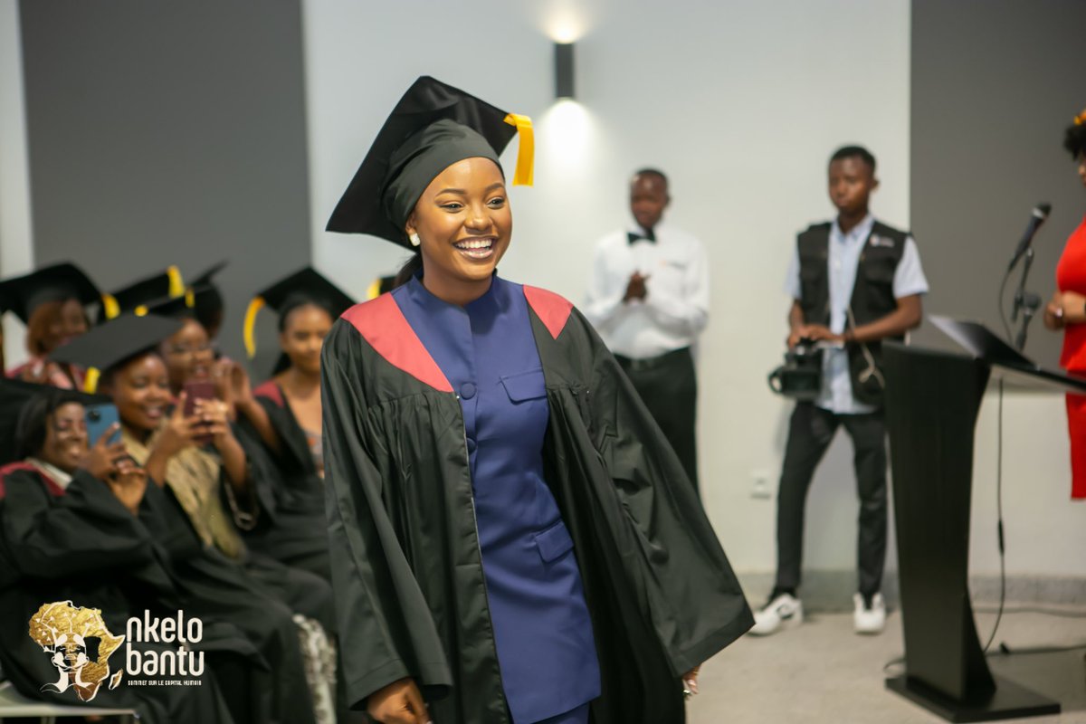 kebantima_medi's tweet photo. Après 10 mois de formation intense auprès de @NkeloBantu , j’obtiens mon diplôme de Leadership avec la @NatUniv de San Diego.

Le meilleur est à venir ✨ 
Pround of myself ☺️🙌

@SODEICO_ @SodeicoAcademy https://t.co/L1OI3A1Ehy