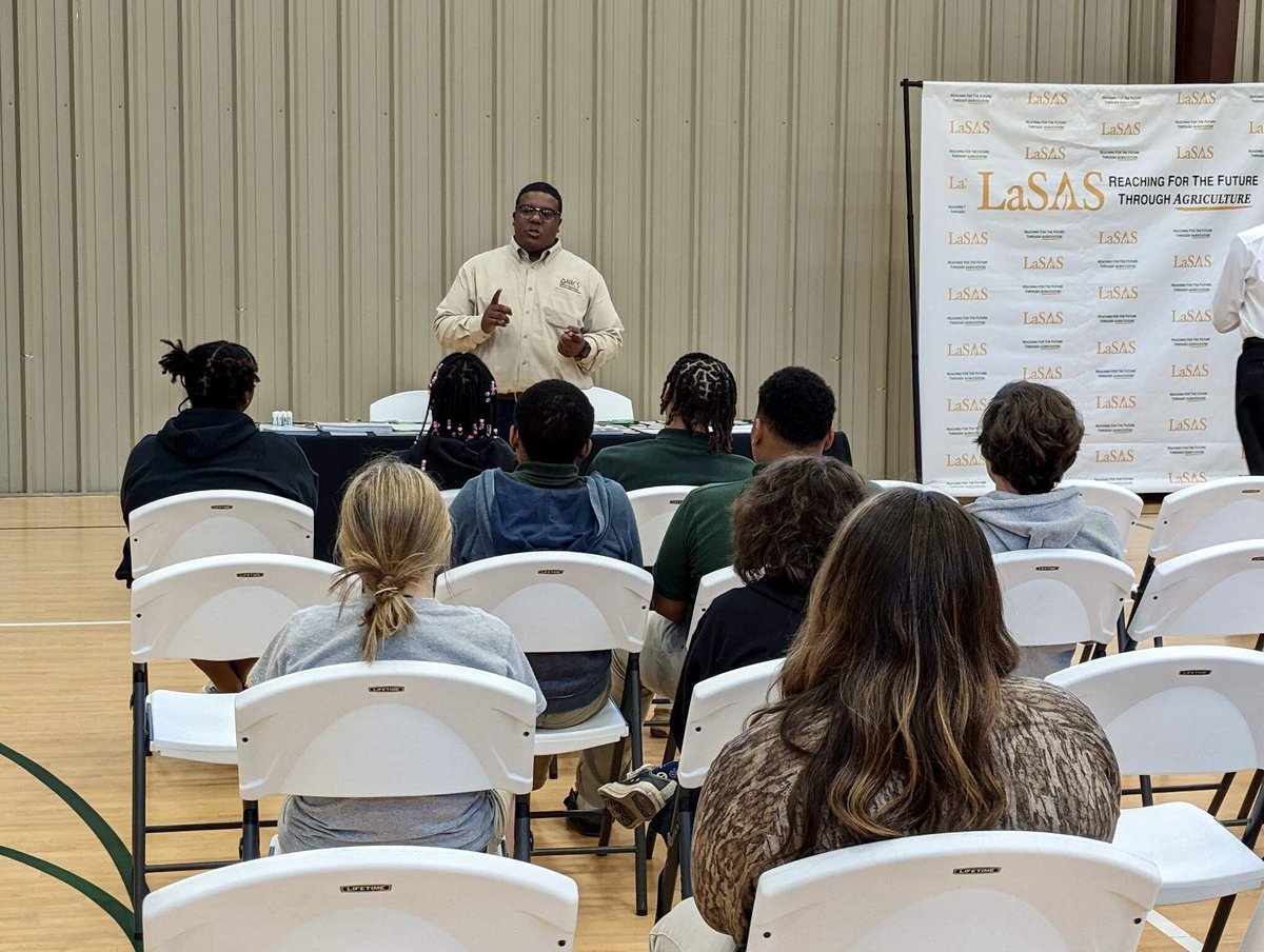 NRCS_Louisiana's tweet photo. Eugene Livingston - Outreach Coordinator, educating future agriculturalists about NRCS programs at The Louisiana School for the Agricultural Sciences (LaSAS) in Bunkie, Louisiana. https://t.co/83HBNcGjKq