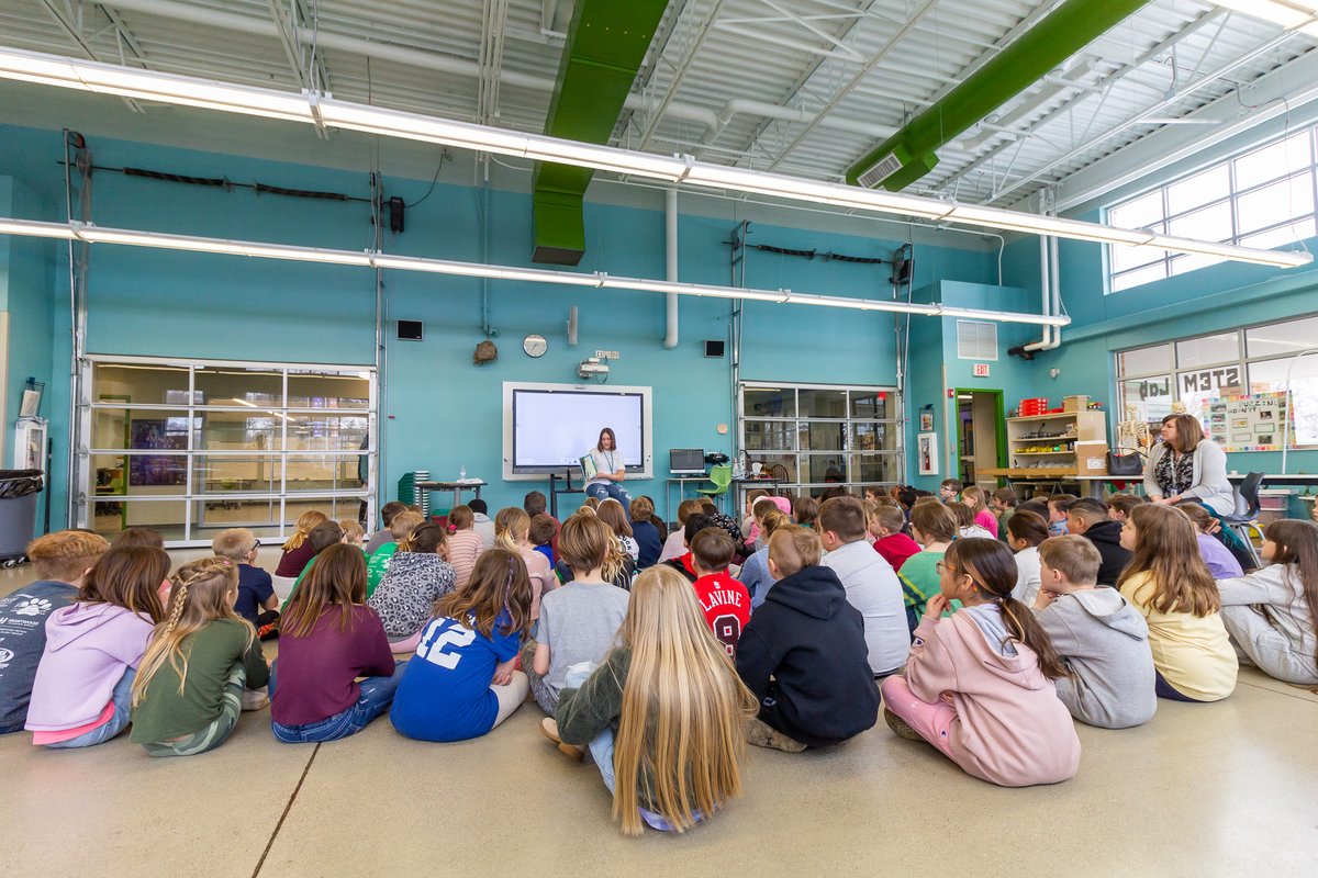 gotoKCCF's tweet photo. Today, nearly 1,000 second graders read "Can I Be Your Dog" by Troy Cummings. That's 47 classrooms representing every school system in the county! Although only one school is represented here, 15 others were read the same book at the same time. https://t.co/NAXYx6Zyn6 https://t.co/knsvnLjAhQ