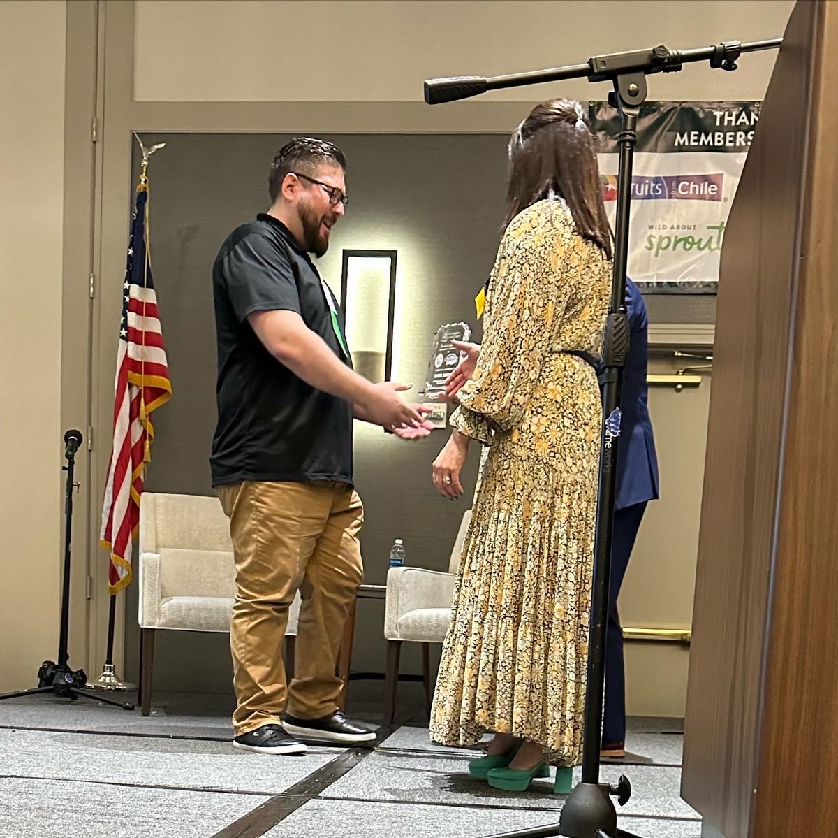 Progproduce's tweet photo. Congratulations to our Warehouse Manager, Daniel Rosinski, on graduating from the @FPFC_org  Apprentice Program!

#progressiveproduce #greatpeople #greatcompany #greatfuture #FPFCApprentices #produceindustry https://t.co/P6pII9ET1G
