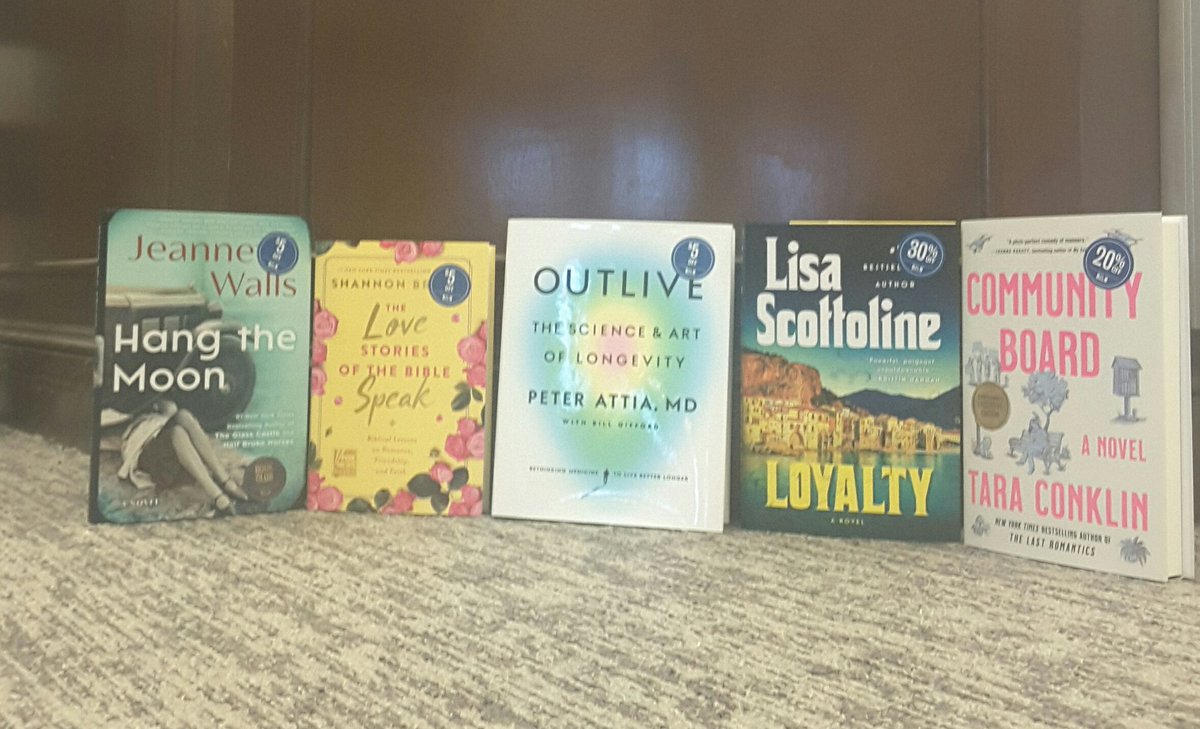 BN_Clearwater's tweet photo. New Tuesday, new releases, come check out exciting new new titles.
#barnesandnoble #newreleases #barnesandnobleclearwater https://t.co/B4pVrgNsVQ