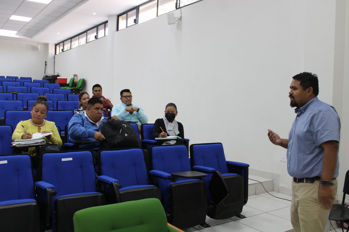 UPFIM_Oficial's tweet photo. El rector de la 𝑼𝒏𝒊𝒗𝒆𝒓𝒔𝒊𝒅𝒂𝒅 𝑷𝒐𝒍𝒊𝒕𝒆́𝒄𝒏𝒊𝒄𝒂 𝒅𝒆 𝑭𝒓𝒂𝒏𝒄𝒊𝒔𝒄𝒐 𝑰. 𝑴𝒂𝒅𝒆𝒓𝒐, el Dr. Leoncio Marañón Priego, dio apertura del 𝑪𝒖𝒓𝒔𝒐 𝑭𝒐𝒓𝒎𝒂𝒄𝒊𝒐́𝒏 𝒅𝒆 𝑨𝒖𝒅𝒊𝒕𝒐𝒓𝒆𝒔 𝑰𝒏𝒕𝒆𝒓𝒏𝒐𝒔, al personal de #UPFIM.

#DisciplinaInnovaciónYProgeso https://t.co/NmXxB27tuB