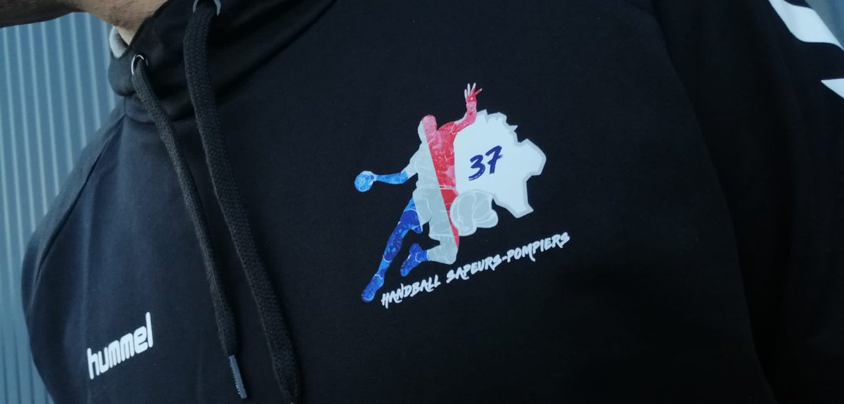 udsp37's tweet photo. Ce soir, notre équipe de #Handball affronte #UDSP36 dans le cadre de la préparation du Championnat de France Handball @PompiersFR 2023 !
L'occasion pour notre team de vous dévoiler leur logo officiel ❤️
Vous aimez ?
#handball #pompiers #espritequipe https://t.co/7FvqzRJns5