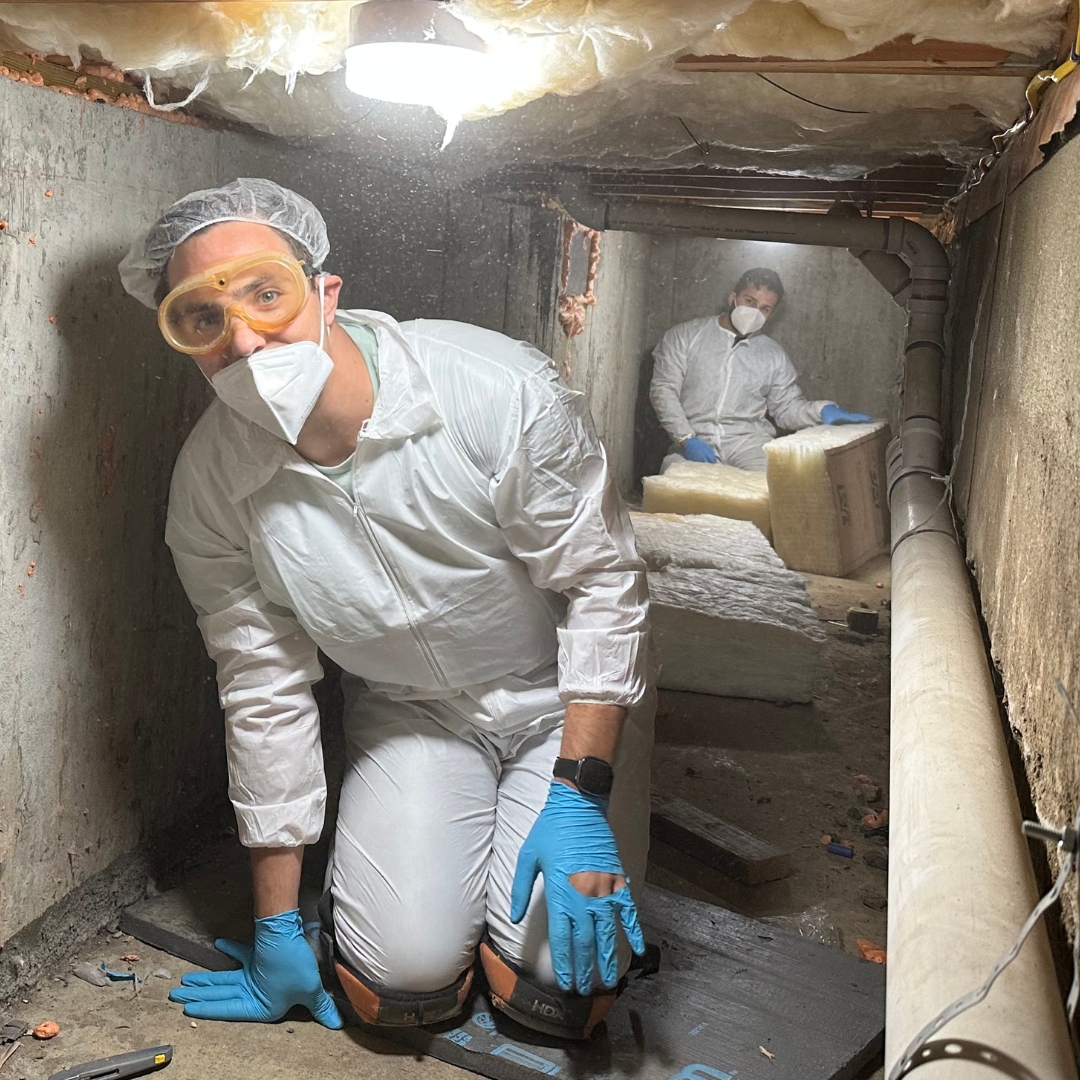 habitatLINY's tweet photo. Thank you to students from the @nyit School of Osteopathic Medicine for #volunteering with us at our #HuntingtonStation property! Volunteers are the lifeblood of our organization. If you're interested in our #StudentBuild program, please contact JessK@HabitatLINY.org https://t.co/ragMFpeyst