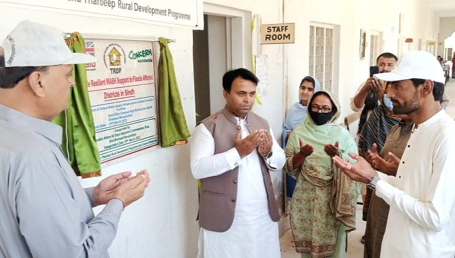 ThardeepOrg's tweet photo. (Mrach 28) #Daur #Nawabshah Mr.Abbas Ali Dayo, Assistant Commissioner Tahsil Daur district Shaheed Benazir Abad inagurated provision of solar system at water supply infrastructure scheme in Govt Girls Campus High School #JamSahib Ms. Amita Raza Tahsil Education Officer(F)  was- https://t.co/6nUQj2PKHV