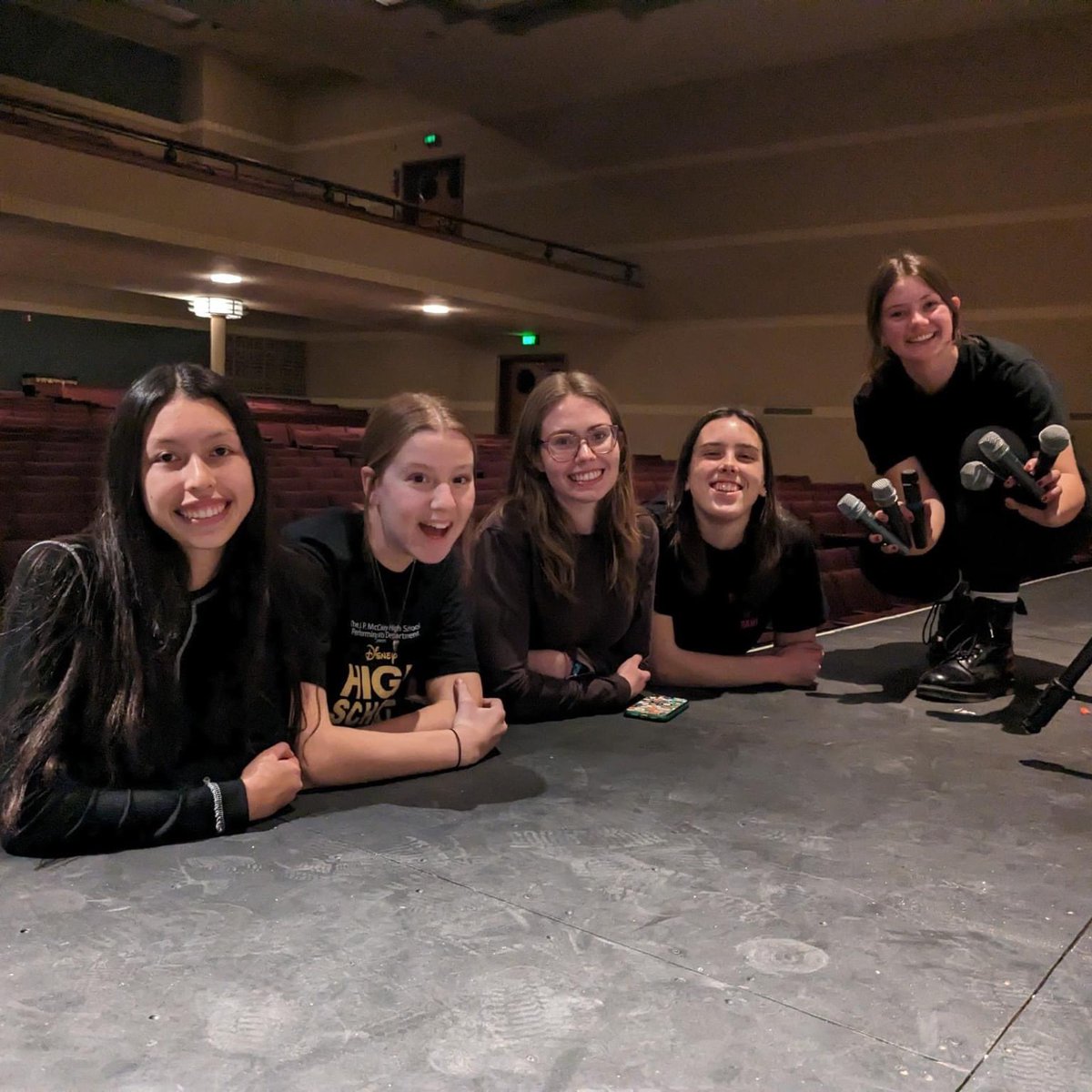 McCaskeyHS's tweet photo. All Done! 🔨🎙️🎭

Students in 𝙃𝙞𝙜𝙝 𝙎𝙘𝙝𝙤𝙤𝙡 𝙈𝙪𝙨𝙞𝙘𝙖𝙡  finished up their performances and had fun striking the set. 

#McCaskeyProud #McCaskeyArts 

📷 Credit: WMCC's Rose Carlson https://t.co/hSZcSgod8S