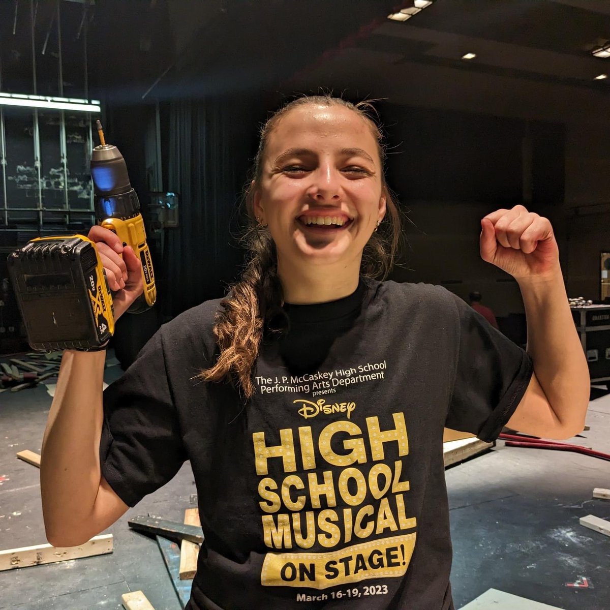 McCaskeyHS's tweet photo. All Done! 🔨🎙️🎭

Students in 𝙃𝙞𝙜𝙝 𝙎𝙘𝙝𝙤𝙤𝙡 𝙈𝙪𝙨𝙞𝙘𝙖𝙡  finished up their performances and had fun striking the set. 

#McCaskeyProud #McCaskeyArts 

📷 Credit: WMCC's Rose Carlson https://t.co/hSZcSgod8S