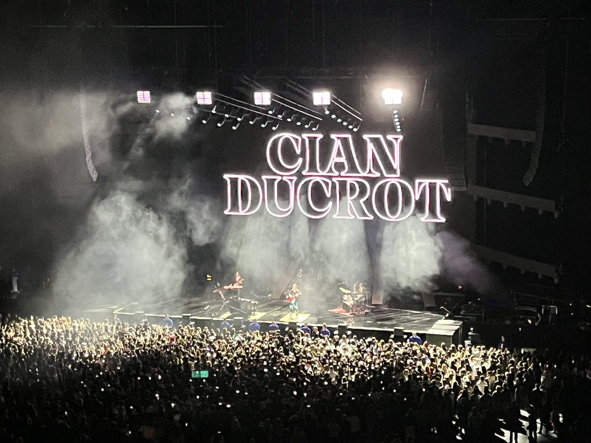 James7mc's tweet photo. Cracking set from @cianducrot121 at Hydro! Oliver getting 2 for 1 today with Cian and @edsheeran for his first concert (2 of his favs at the mo) https://t.co/wrzMpwCgdj