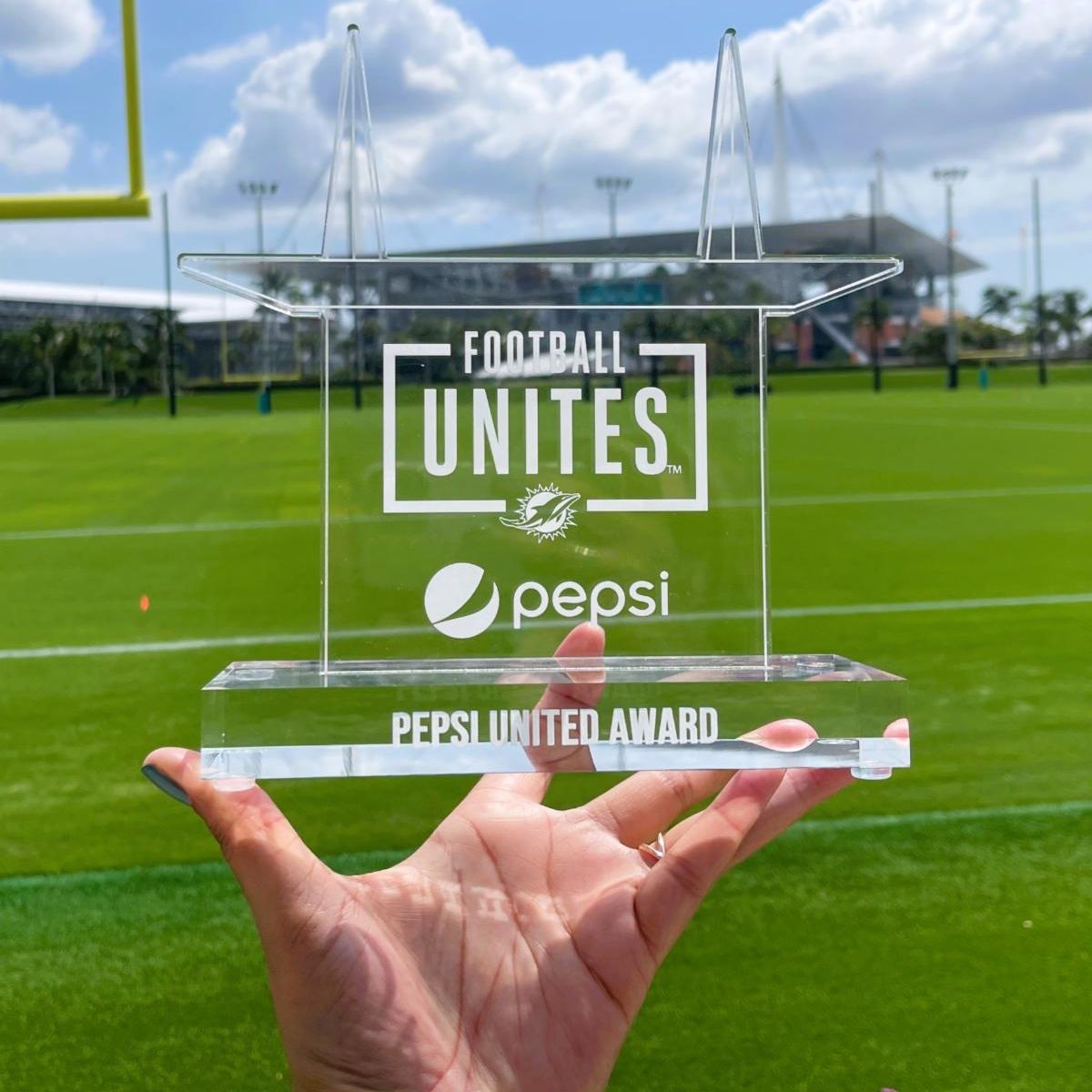 BBBSBroward's tweet photo. The Miami Dolphins Football Unites honored us today with the Pepsi United Award! We were recognized as a standout organization for connecting with community partners and advocating for positive change in Broward County 🙌💚. Go BIG!

#FootballUNITES #MiamiDolphins #BBBSBroward https://t.co/HhdI34lt6P