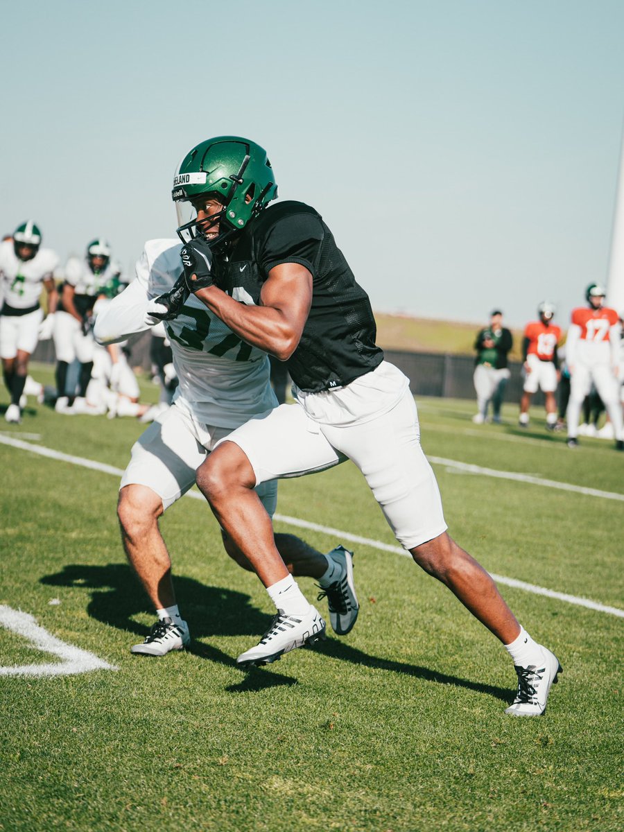 “𝙄𝙛 𝙞𝙩 𝙙𝙤𝙚𝙨𝙣'𝙩 𝙘𝙝𝙖𝙡𝙡𝙚𝙣𝙜𝙚 𝙮𝙤𝙪, 𝙞𝙩 𝙬𝙤𝙣'𝙩 𝙘𝙝𝙖𝙣𝙜𝙚 𝙮𝙤𝙪.”

<a href="/jdhead1/">JD Head</a> 
<a href="/_RodericBurns/">HMOrod💸</a> 
<a href="/cam_robertson9/">Cameron Robertson</a> 
<a href="/treyhunnndo/">Trey Cleveland</a> 
#GMG 🟢🦅