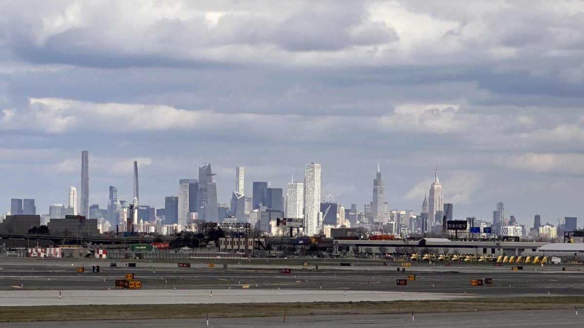 MxSup's tweet photo. #Tailtuesday #Avgeek #NYC #avgeeks #travel https://t.co/MF13y8nGgb