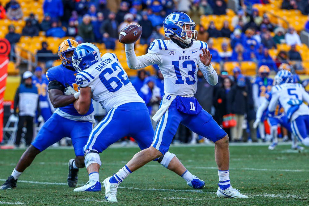 Extremely excited to have received an offer from <a href="/DukeFOOTBALL/">Duke Football</a> thank you!! <a href="/CoachCushing/">Adam Cushing</a> @LukeShivelyDU @sewak_DU <a href="/Hersey_Football/">Hersey Football</a> <a href="/TNelson_9/">Tom Nelson</a> <a href="/criles76/">Chris Riley</a> <a href="/LemmingReport/">Tom Lemming</a> <a href="/EDGYTIM/">Timothy “EDGYTIM” OHalloran</a> <a href="/AllenTrieu/">Allen Trieu</a>