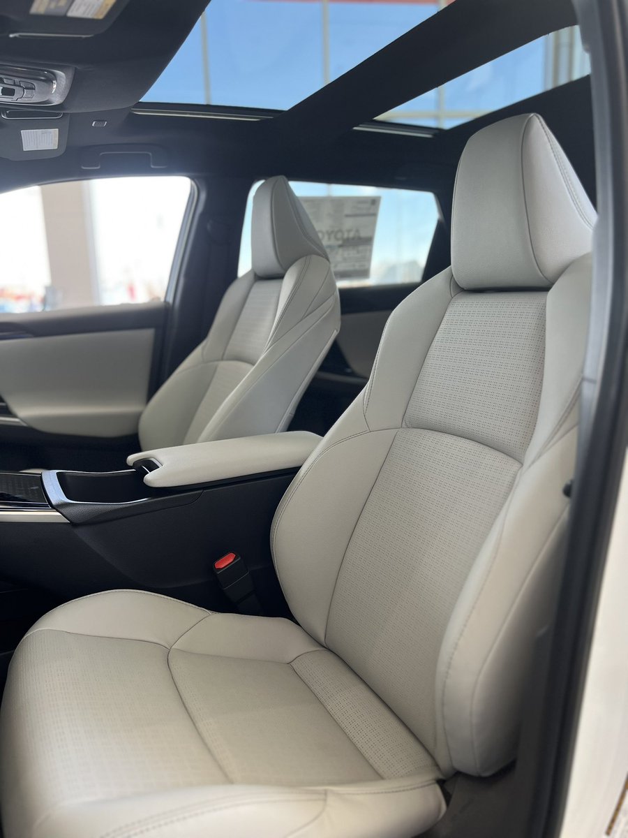 MooreDeals's tweet photo. Looking for the ultimate electric driving experience? Check out the brand new 2023 bZ4X Limited, now available at Don Moore Automotive!

#DonMooreAutomotive #ToyotaDealership #NewArrival #ToyotaSUV #ElectricVehicles #EVDealership #ToyotaFans #ElectricDriving https://t.co/lJkaqDNWr6
