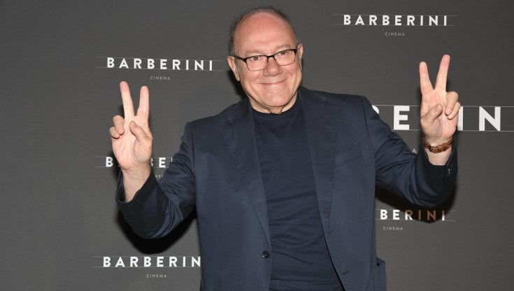 RockOthers's tweet image. #RockinMovies by @florabarral . Ieri al Teatro Carcano, per gli incontri del lunedì, c'era #CarloVerdone che ha parlato del suo amore per il rock e ha presentato una playlist di artisti e brani che lo hanno accompagnato nella vita. Eccola (thread ⬇️)