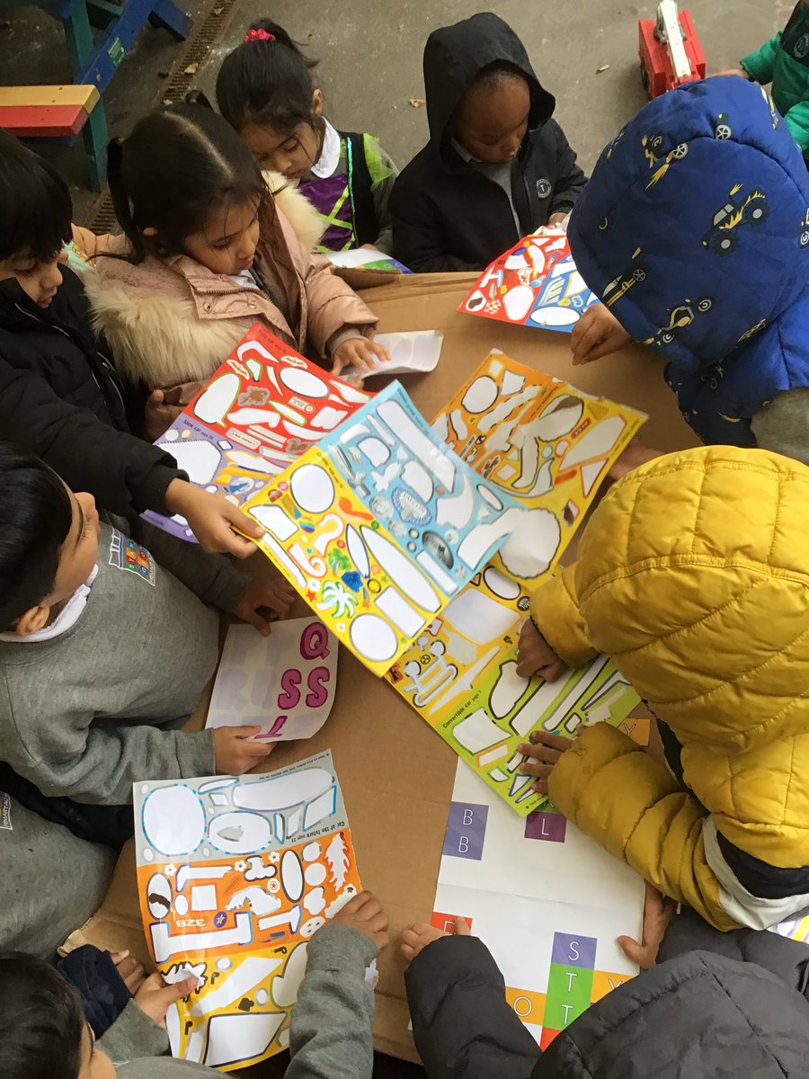 MrsGriffiths7's tweet photo. The amount of children who wanted to stick and draw today in nursery! Wonderful!
Developing our pincer grip ready to write!
#stickers #physical #eyfs #finemotorskills #prewritingskills https://t.co/djIwuoNMRI
